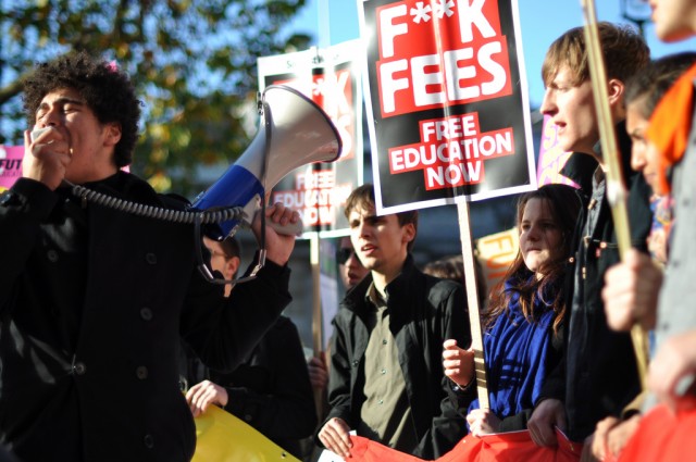 manif-londres-2010-fuckfees
